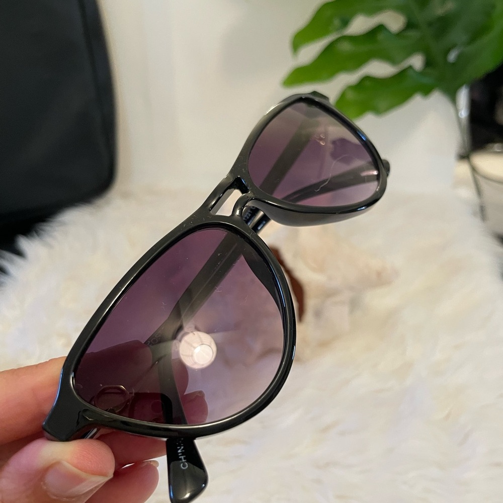 Foster Grant sunglasses ๐ถ๏ธ - Picture 2 of 8